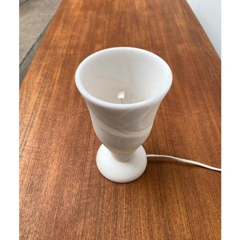 Vintage Italian Hollywood Regency Lámpara de mesa de alabastro, años 70 Italiano en venta