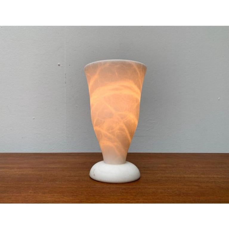 Vintage Italian Hollywood Regency Lámpara de mesa de alabastro, años 70 en venta 3