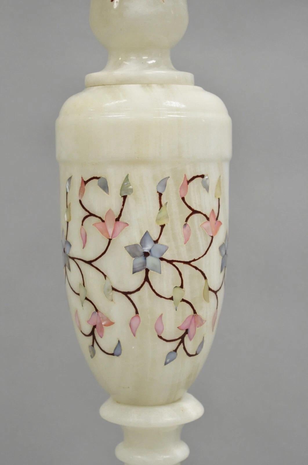 Vintage Italian Hollywood Regency Alabaster Table Lamp w/ Stone Floral Inlay (Unbekannt) im Angebot