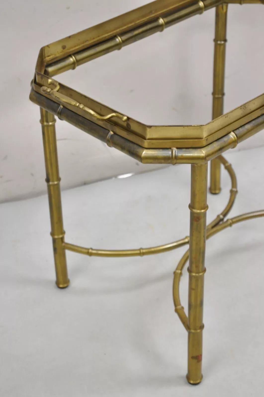 Table d'appoint italienne Hollywood Regency en laiton et faux bambou avec plateau en vente 5