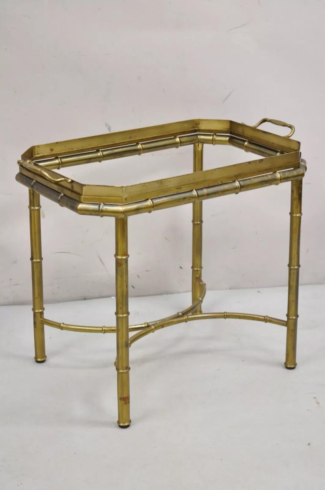 Inconnu Table d'appoint italienne Hollywood Regency en laiton et faux bambou avec plateau en vente