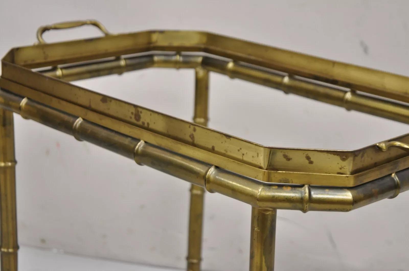 Table d'appoint italienne Hollywood Regency en laiton et faux bambou avec plateau en vente 3