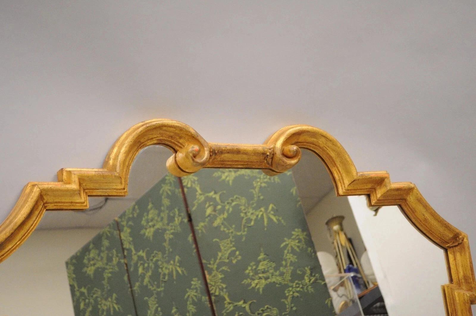 Vintage Italian Hollywood Regency Gold Gilt Carved Wood 32 x 40 Wall Mirror im Angebot 4
