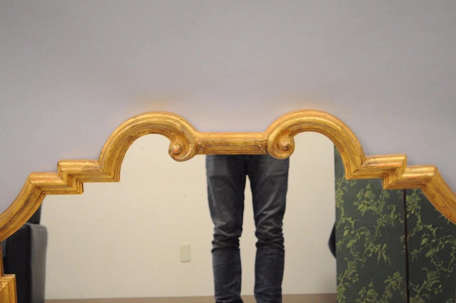 Vintage Italian Hollywood Regency Gold Gilt Carved Wood 32 x 40 Wall Mirror (Unbekannt) im Angebot
