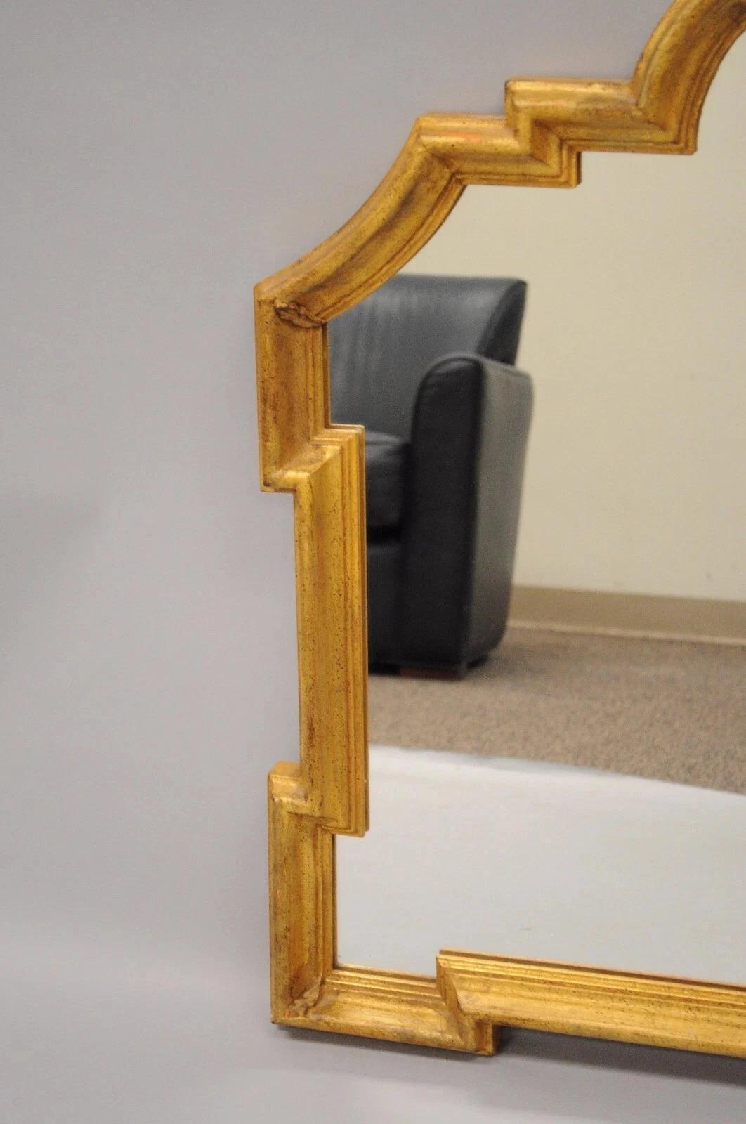 Vintage Italian Hollywood Regency Gold Gilt Carved Wood 32 x 40 Wall Mirror im Zustand „Gut“ im Angebot in Philadelphia, PA