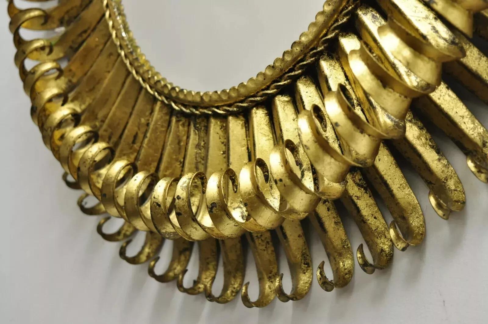 20ième siècle Vintage Italian Hollywood Regency Gold Gilt Iron 24