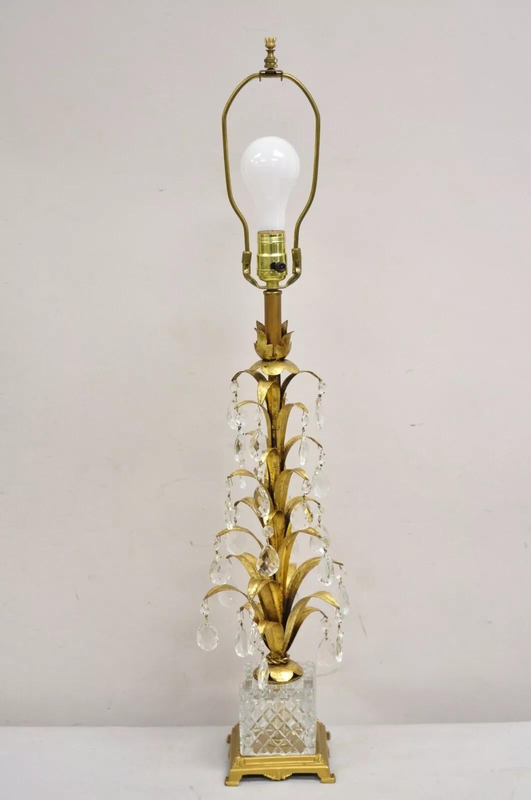 Lampe de bureau italienne Hollywood Regency dorée et matelassée avec cristaux en vente 4