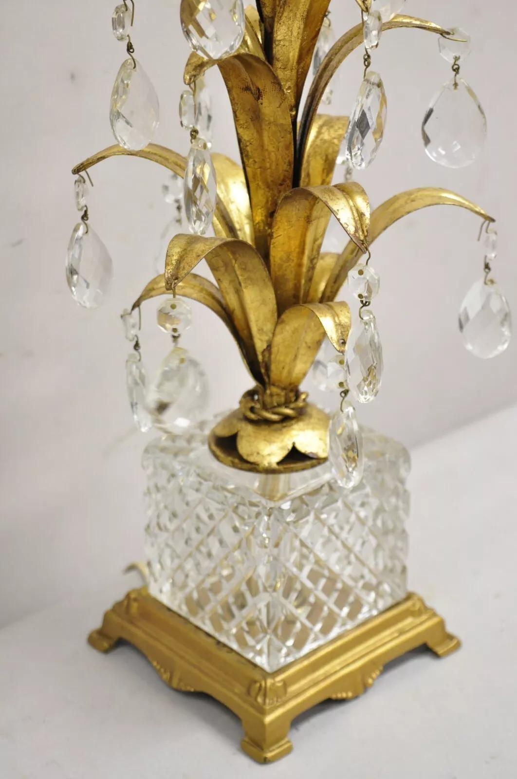 Lampe de bureau italienne Hollywood Regency dorée et matelassée avec cristaux Bon état - En vente à Philadelphia, PA