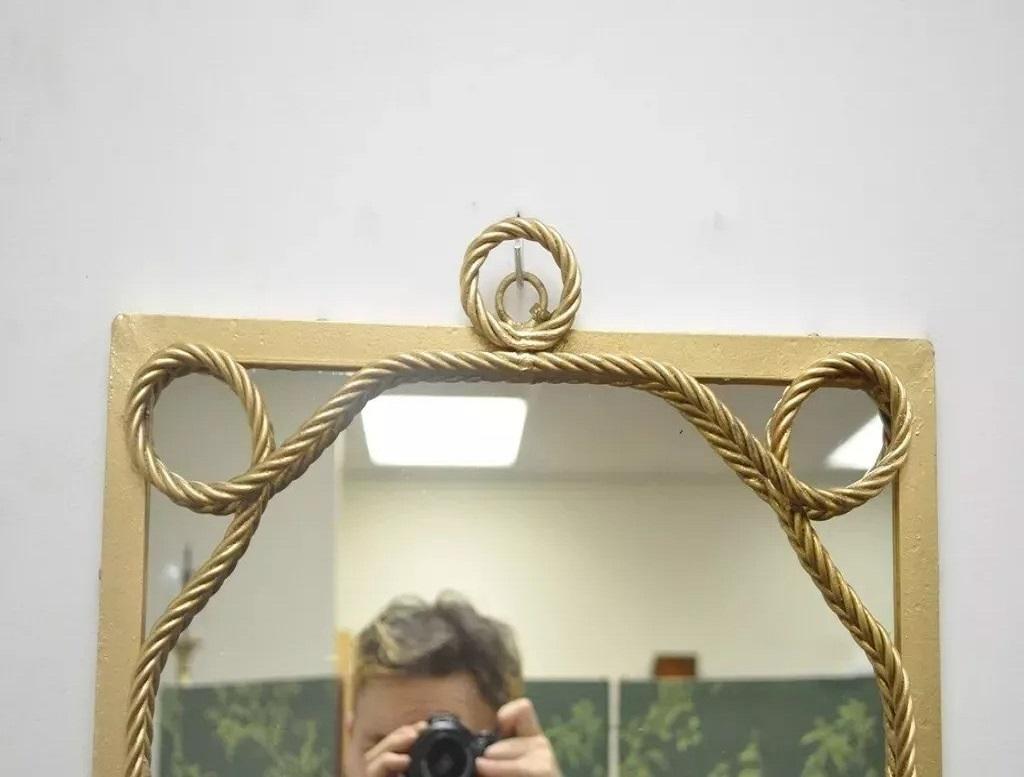 Espejo de pared Vintage Italian Hollywood Regency Gold Gilt Iron Rope Tassel Tole Regencia de Hollywood en venta