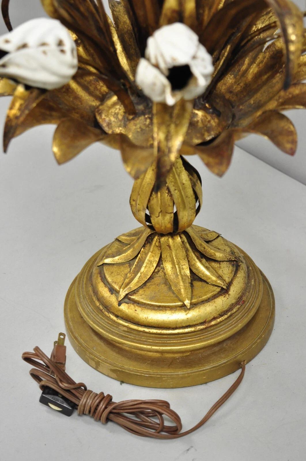 Vintage Italian Hollywood Regency Gold Gilt Iron White Tulip Flower Table Lamp For Sale 5