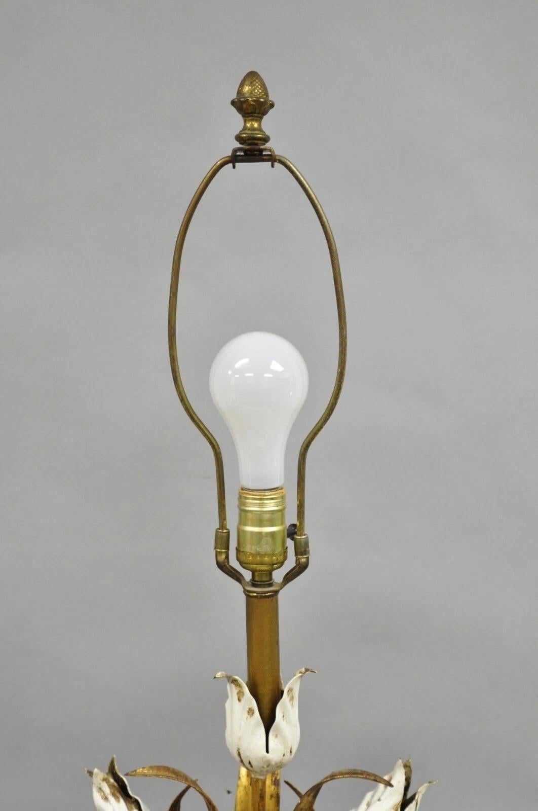 Vintage Italian Hollywood Regency Gold Gilt Iron White Tulip Flower Table Lamp For Sale 1