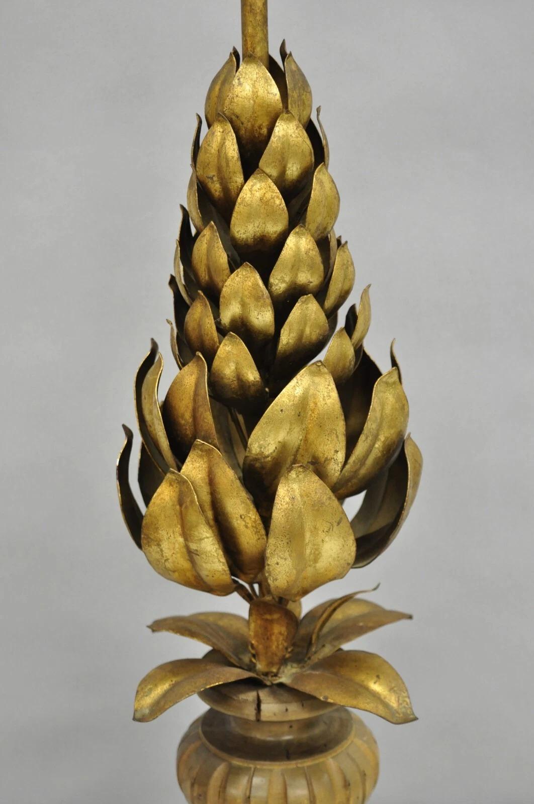 Vintage Italian Hollywood Regency Gold Gilt Leafy Iron Artichoke Table Lamp In Good Condition For Sale In Philadelphia, PA