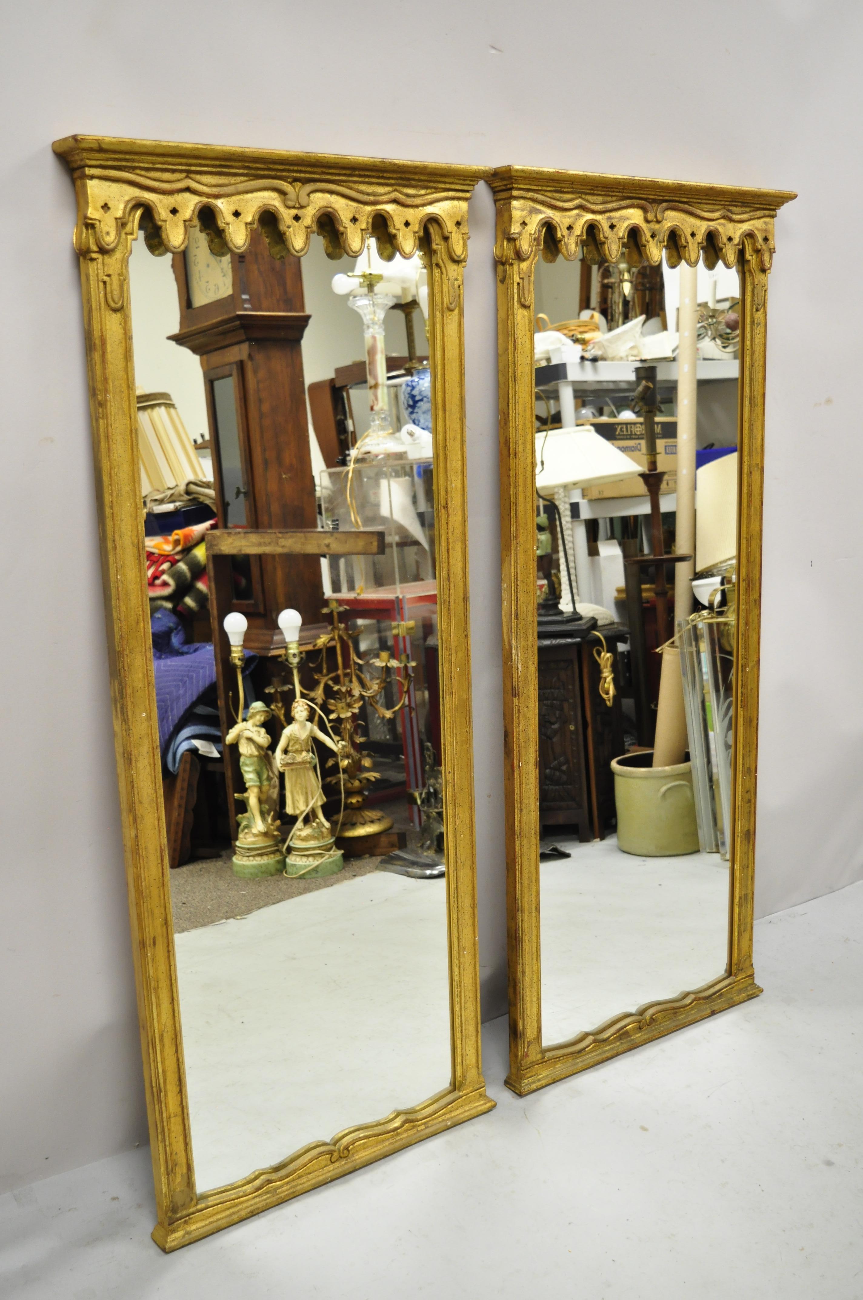 Paire de miroirs muraux Trumeau italiens vintage Hollywood Regency en bois doré et doré en vente 6