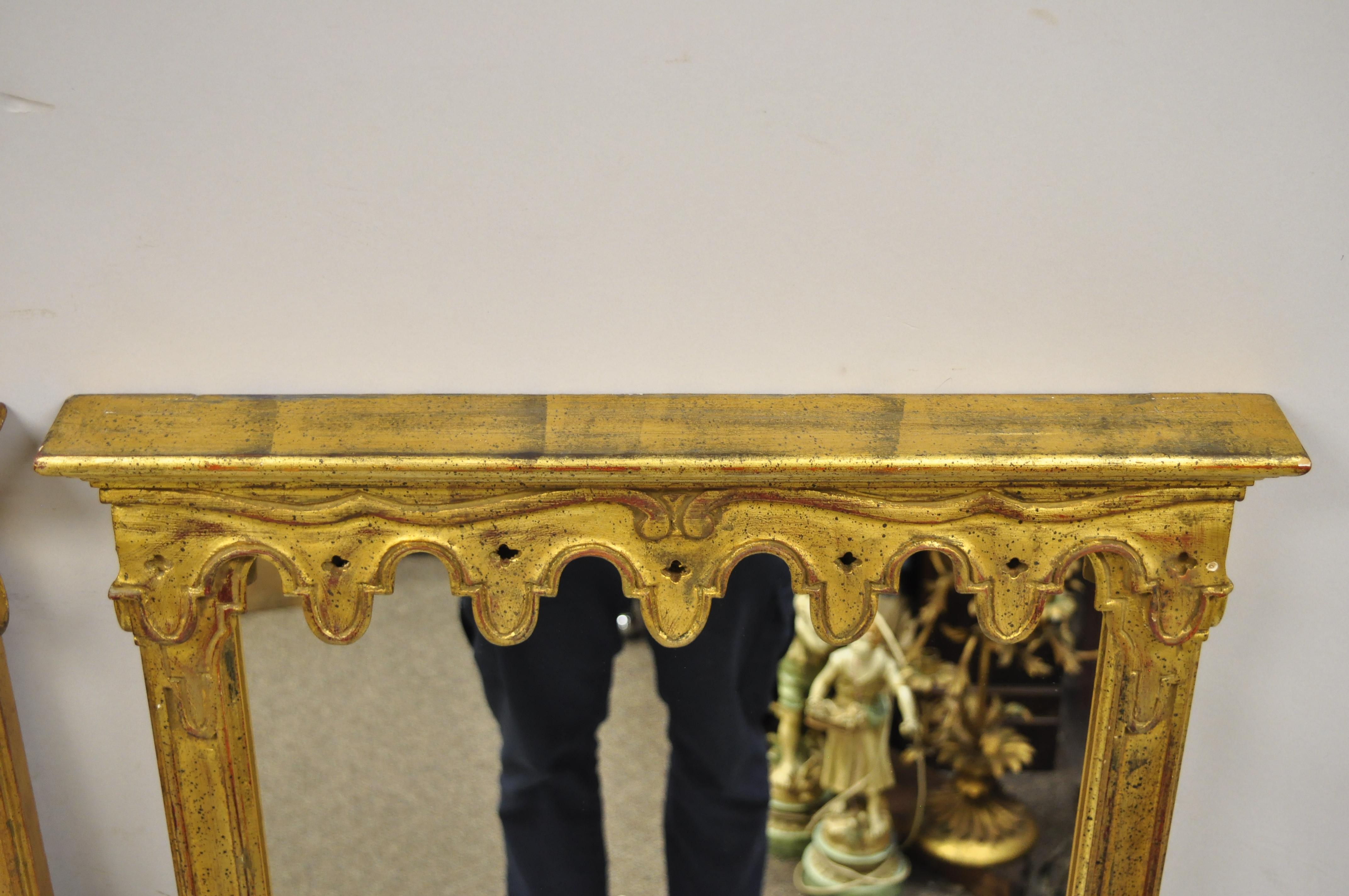 Paire de miroirs muraux Trumeau italiens vintage Hollywood Regency en bois doré et doré en vente 2