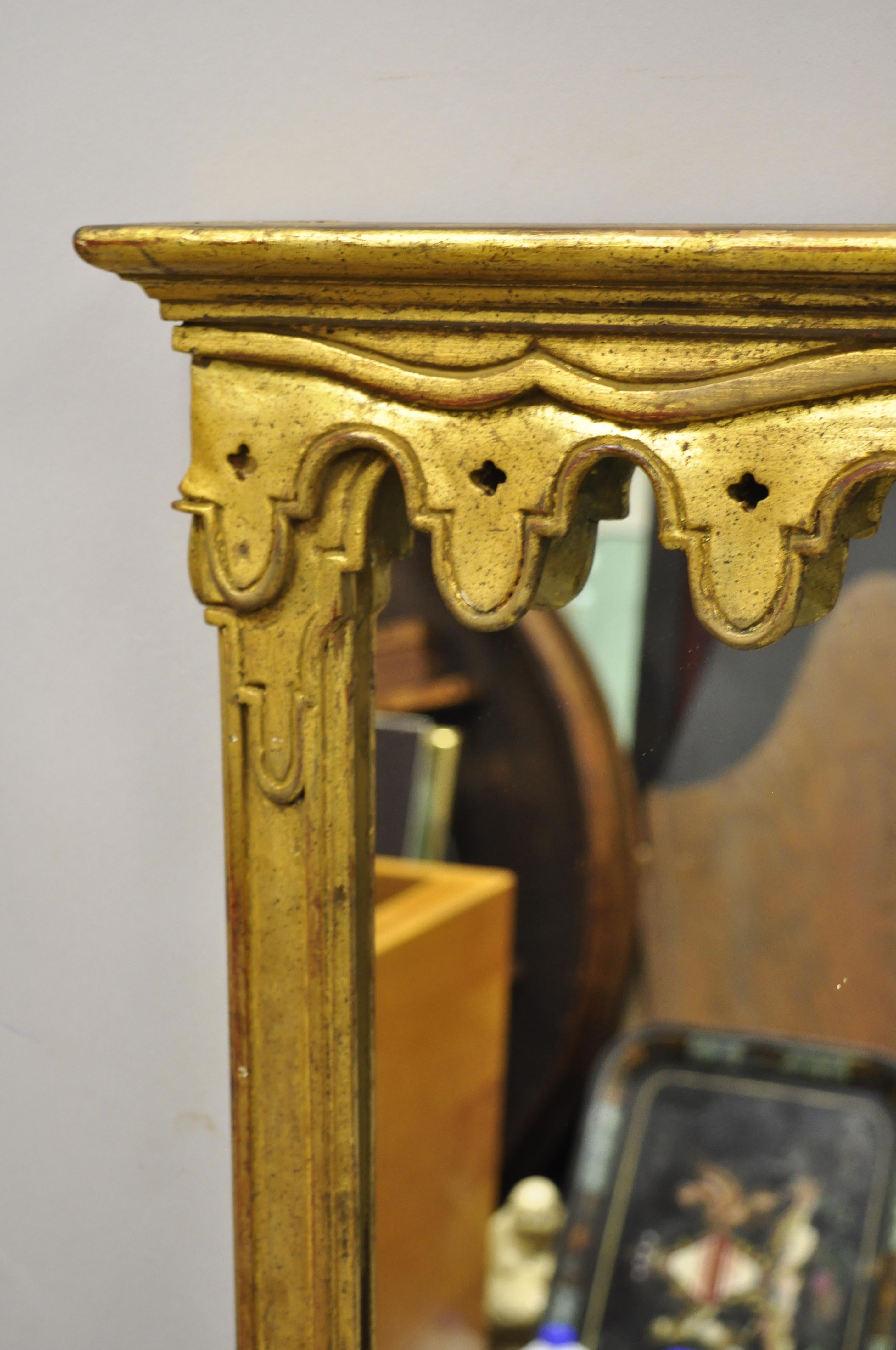 Paire de miroirs muraux Trumeau italiens vintage Hollywood Regency en bois doré et doré en vente 3