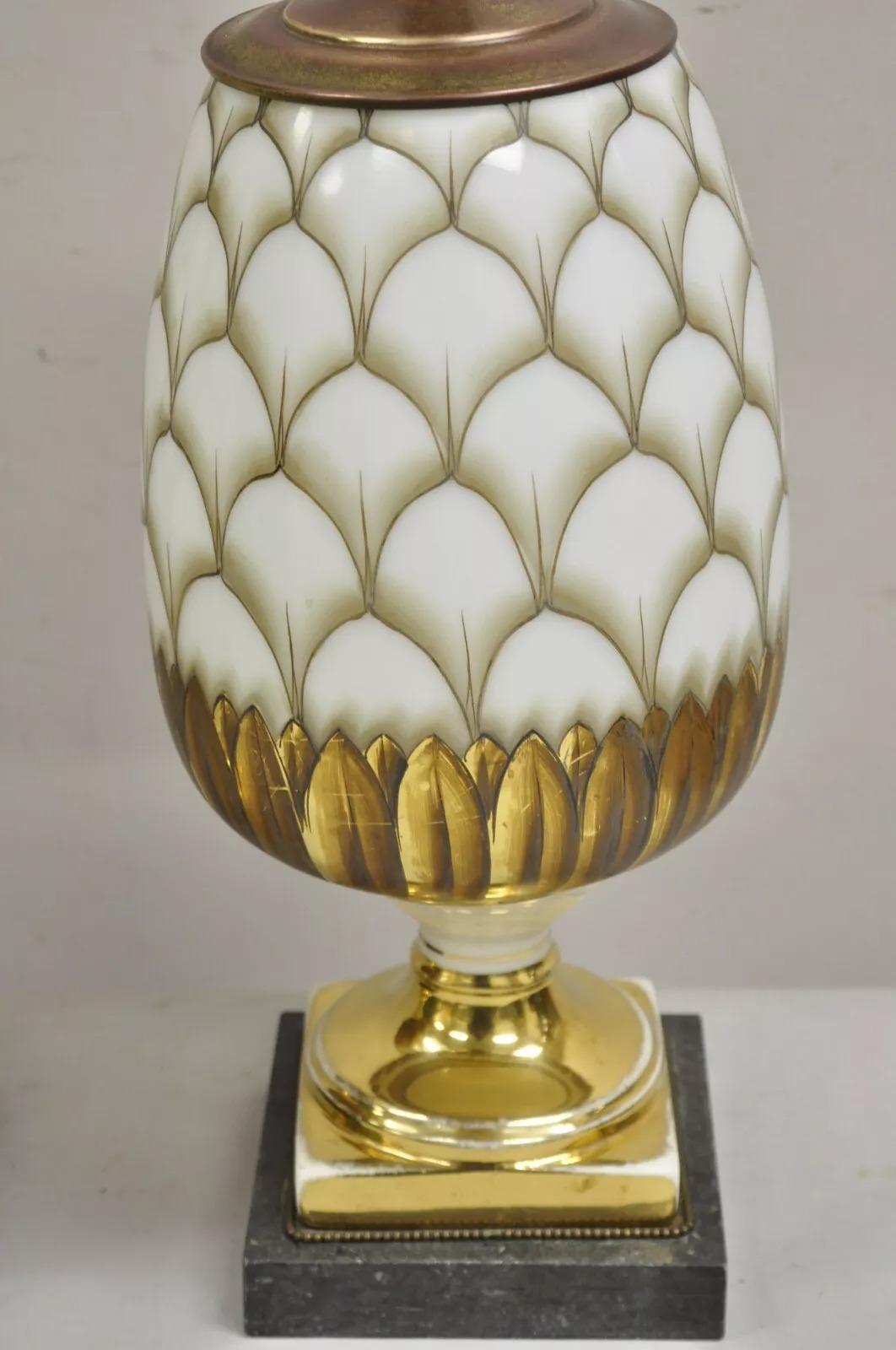 Vintage Italian Hollywood Regency Lámpara de mesa de piña de cristal pintada a mano - Pareja Desconocido en venta