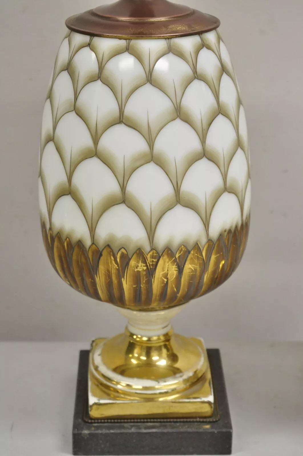 Vintage Italian Hollywood Regency Lámpara de mesa de piña de cristal pintada a mano - Pareja en venta 1