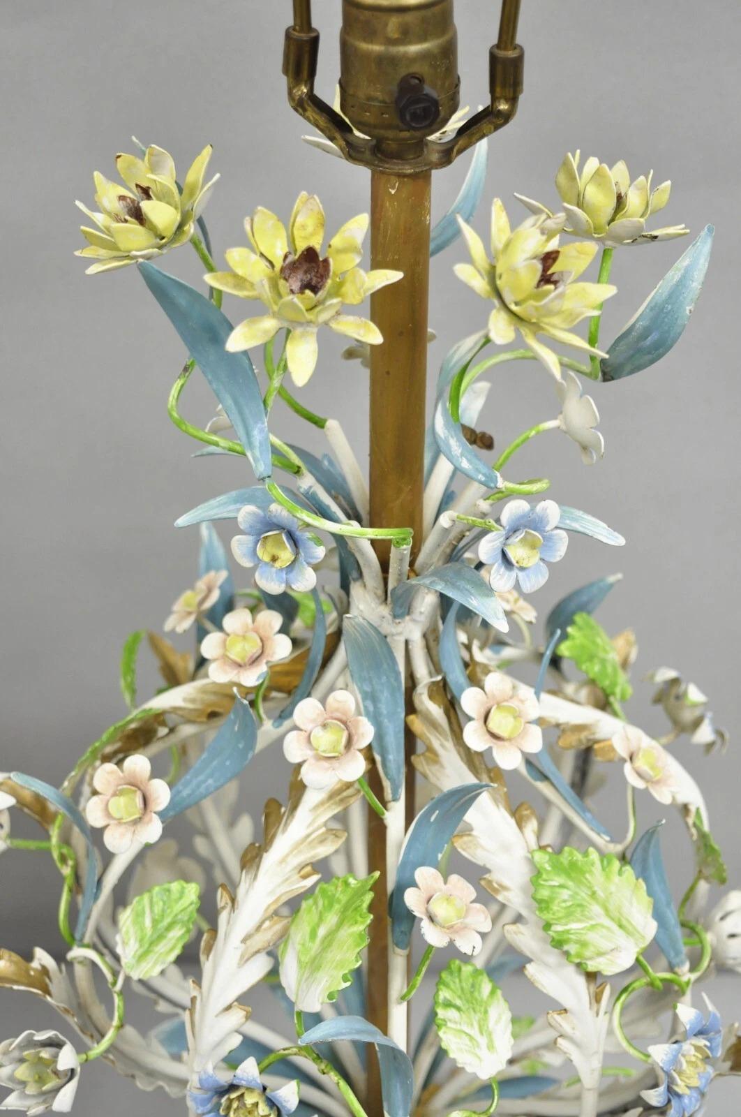 20th Century Vintage Italian Hollywood Regency Iron Tole Metal Painted Flower Table Lamp Pair For Sale