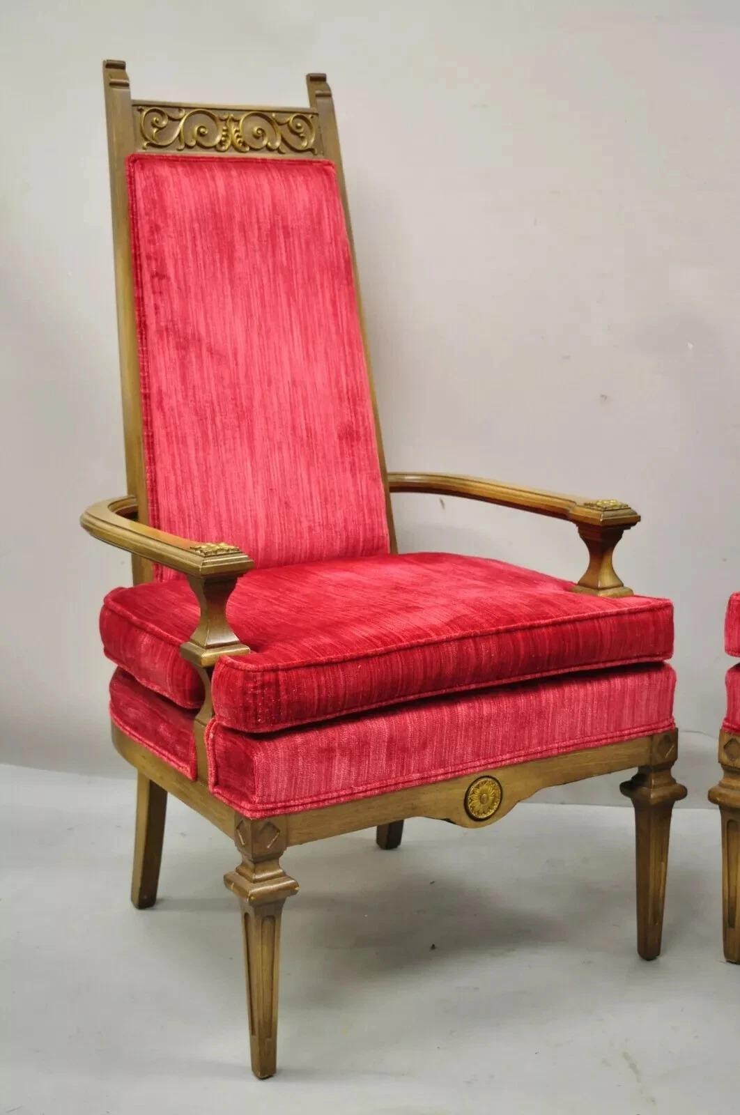 Vintage Italian Hollywood Regency Red High Back Lounge Arm Chairs - ein Paar (Unbekannt) im Angebot