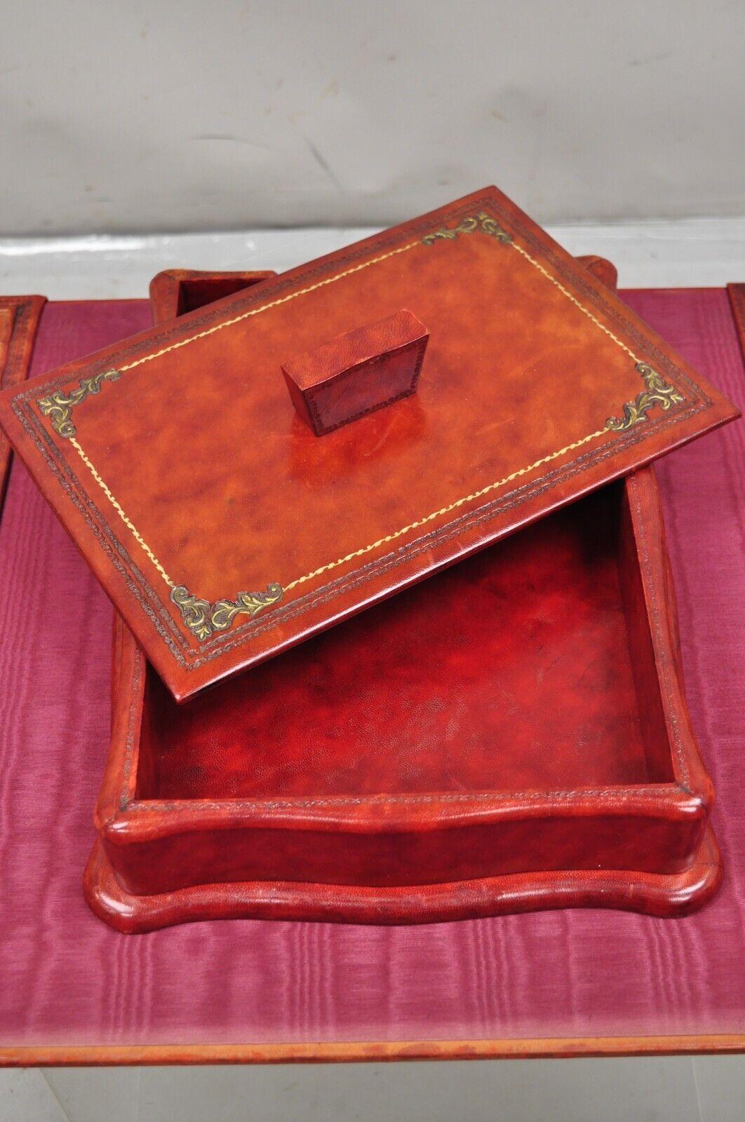 Vintage Italian Hollywood Regency Red Tooled Leather Gold Gilt 3 Pc Desk Set In Good Condition For Sale In Philadelphia, PA