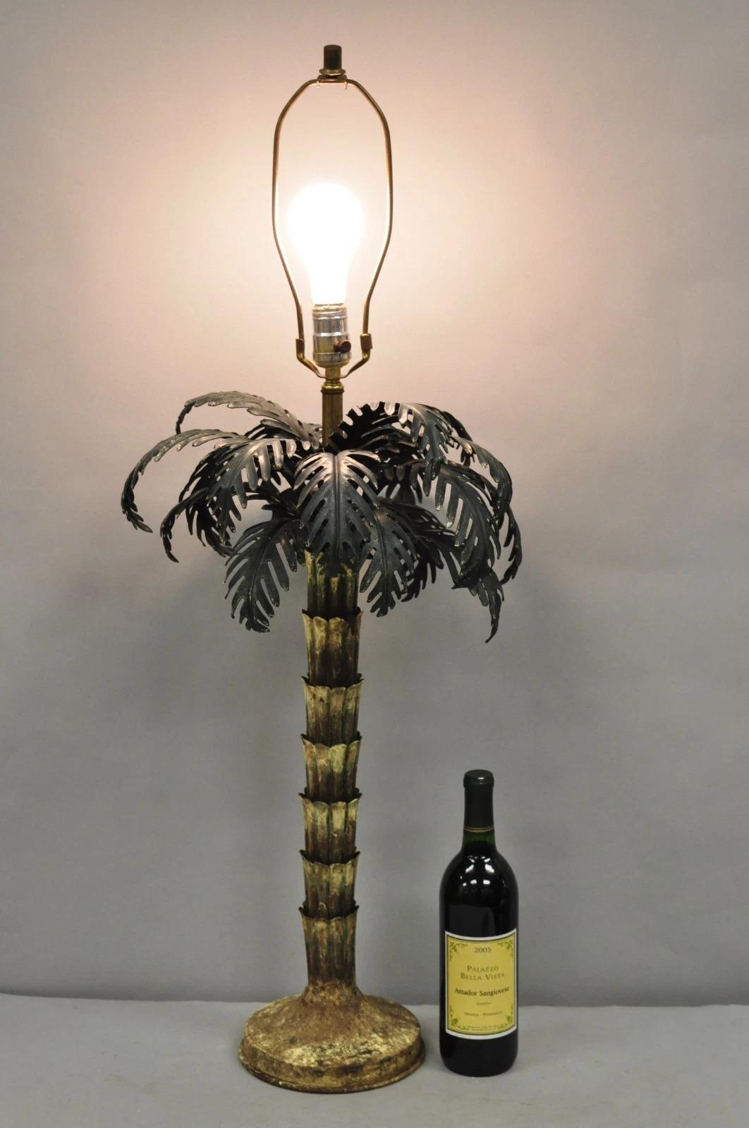 Vintage Italian Hollywood Regency Tole Metal Tropical Palm Tree Table Lamp with Distress Painted Finish. Circa Mid 20th Century. Measurements: 38.5