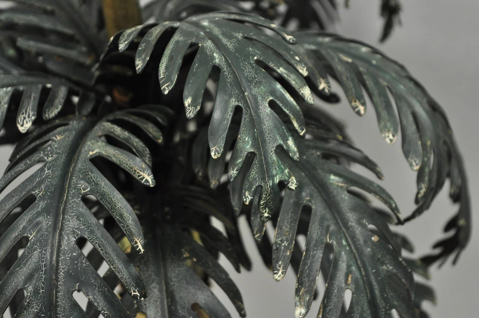 20th Century Vintage Italian Hollywood Regency Tole Metal Tropical Palm Tree Table Lamp For Sale