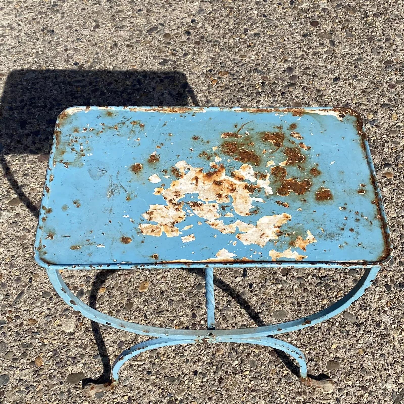 Mesa auxiliar de jardín de hierro forjado Vintage Italian Hollywood Regency en Bueno estado para la venta en Philadelphia, PA
