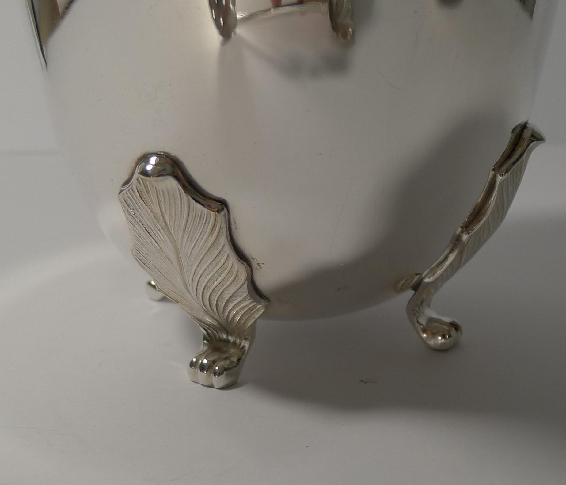 Vintage Italian Ice Bucket and Draining Spoon by Macabo, circa 1950 In Good Condition For Sale In Bath, GB