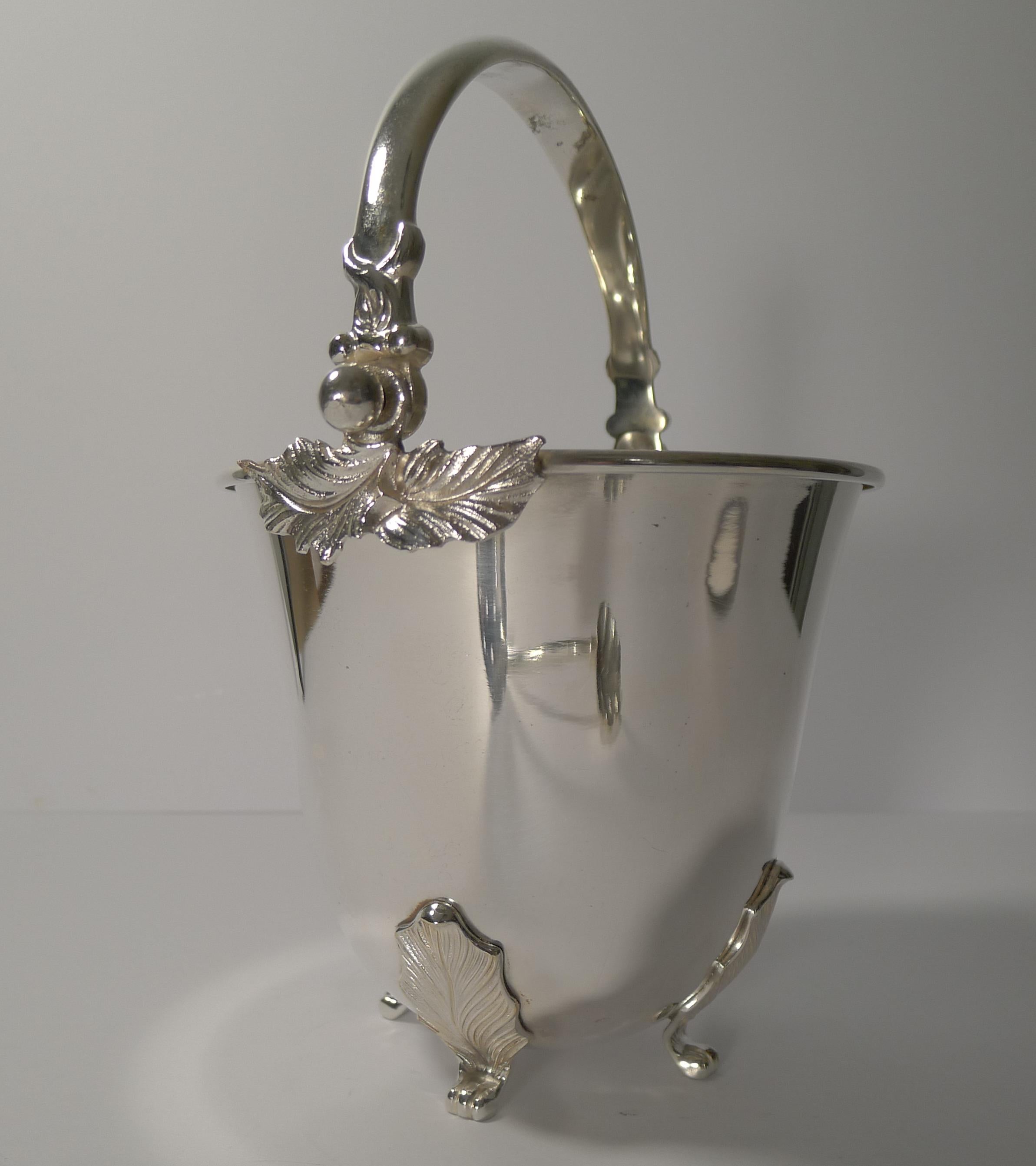 Mid-20th Century Vintage Italian Ice Bucket and Draining Spoon by Macabo, circa 1950 For Sale