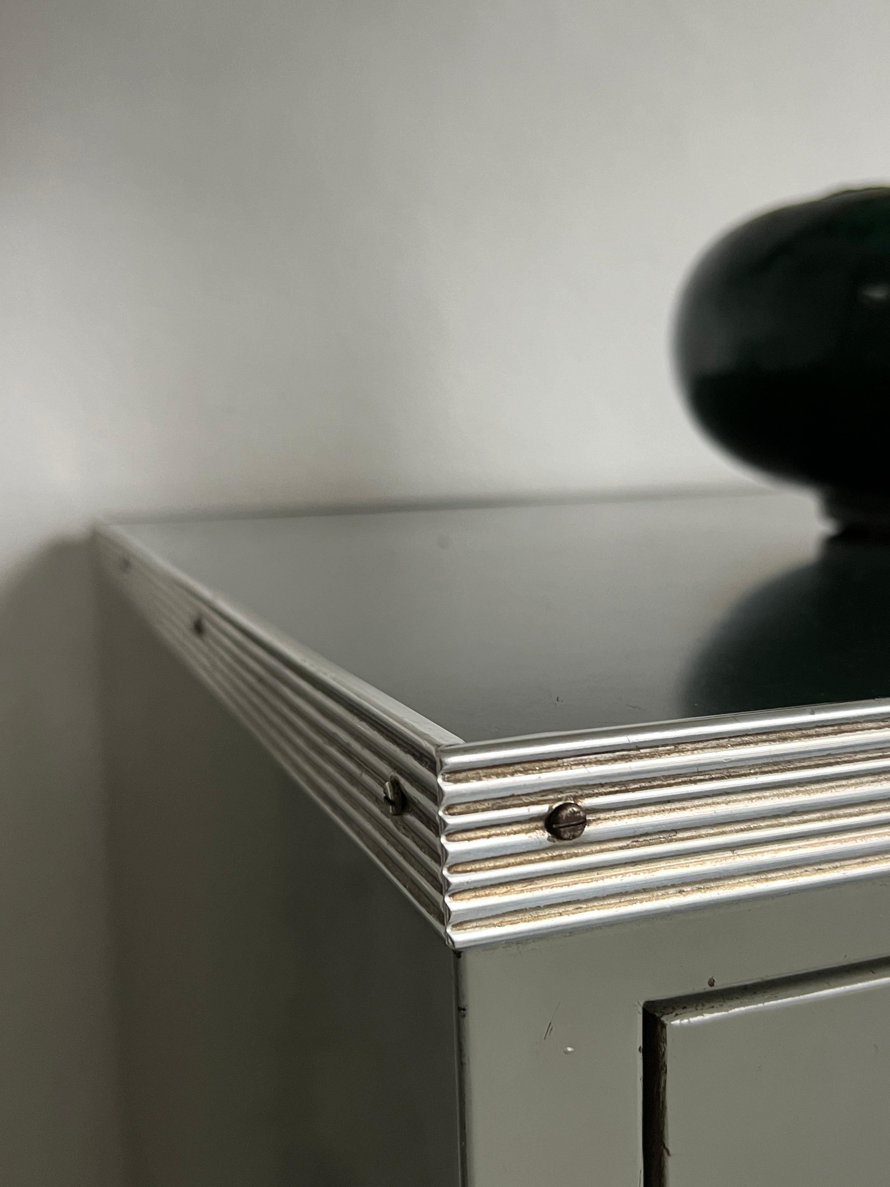 Vintage Italian Industrial Cabinet / drawers  for storage drawings and posters For Sale 9