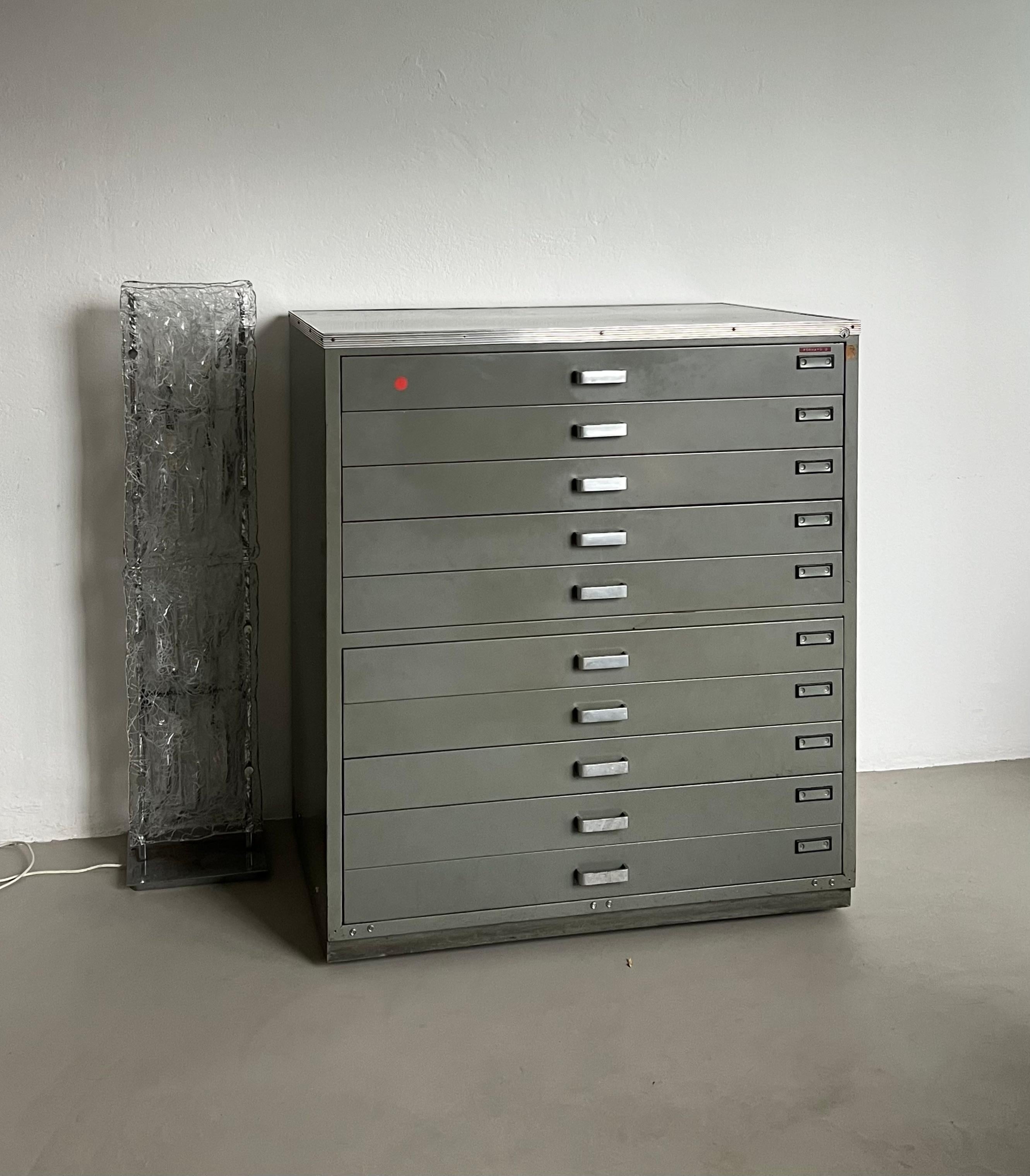 Mid-Century Modern Vintage Italian Industrial Cabinet / drawers  for storage drawings and posters For Sale
