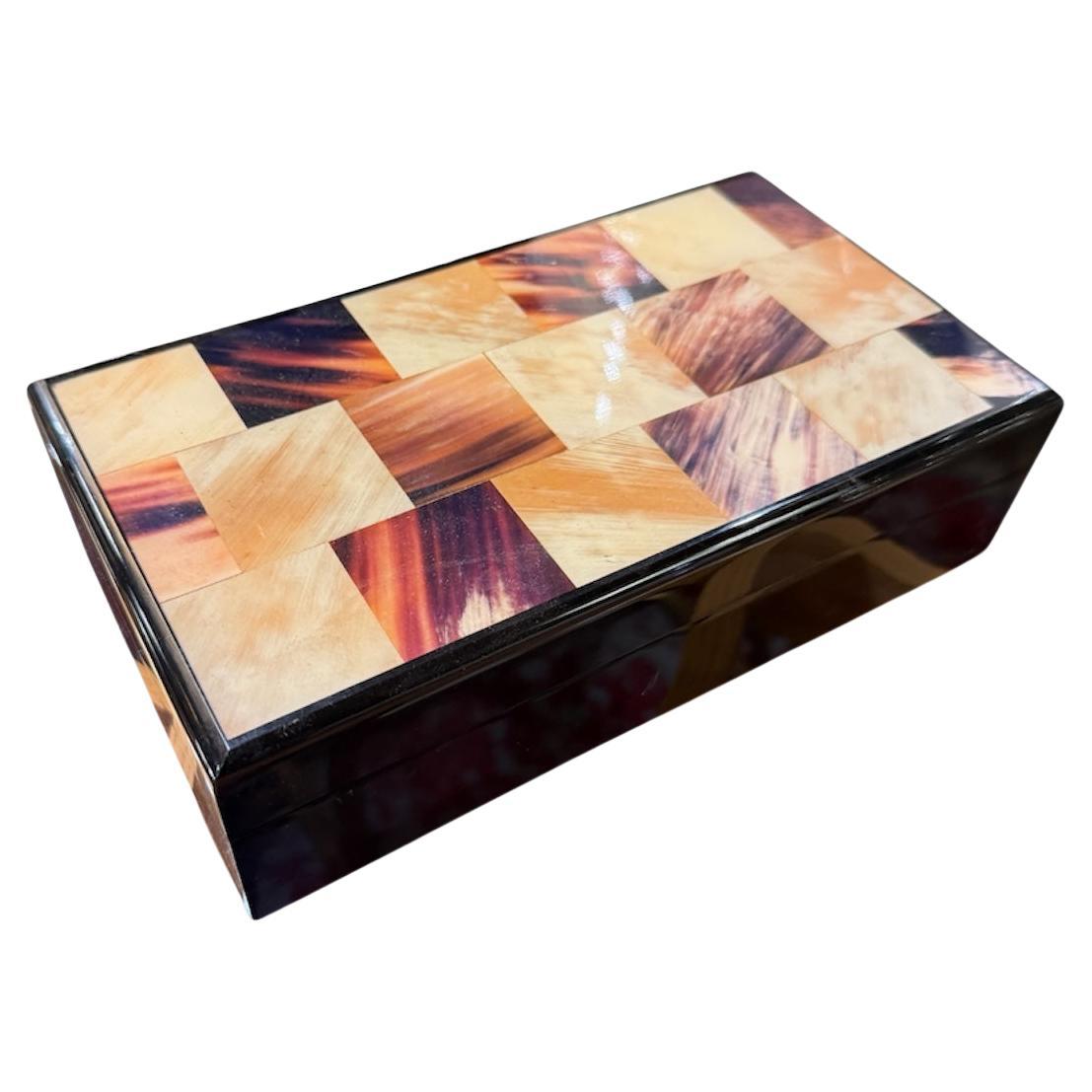 Vintage Italian Inlaid Horn und Holz Box mit Scharnierdeckel