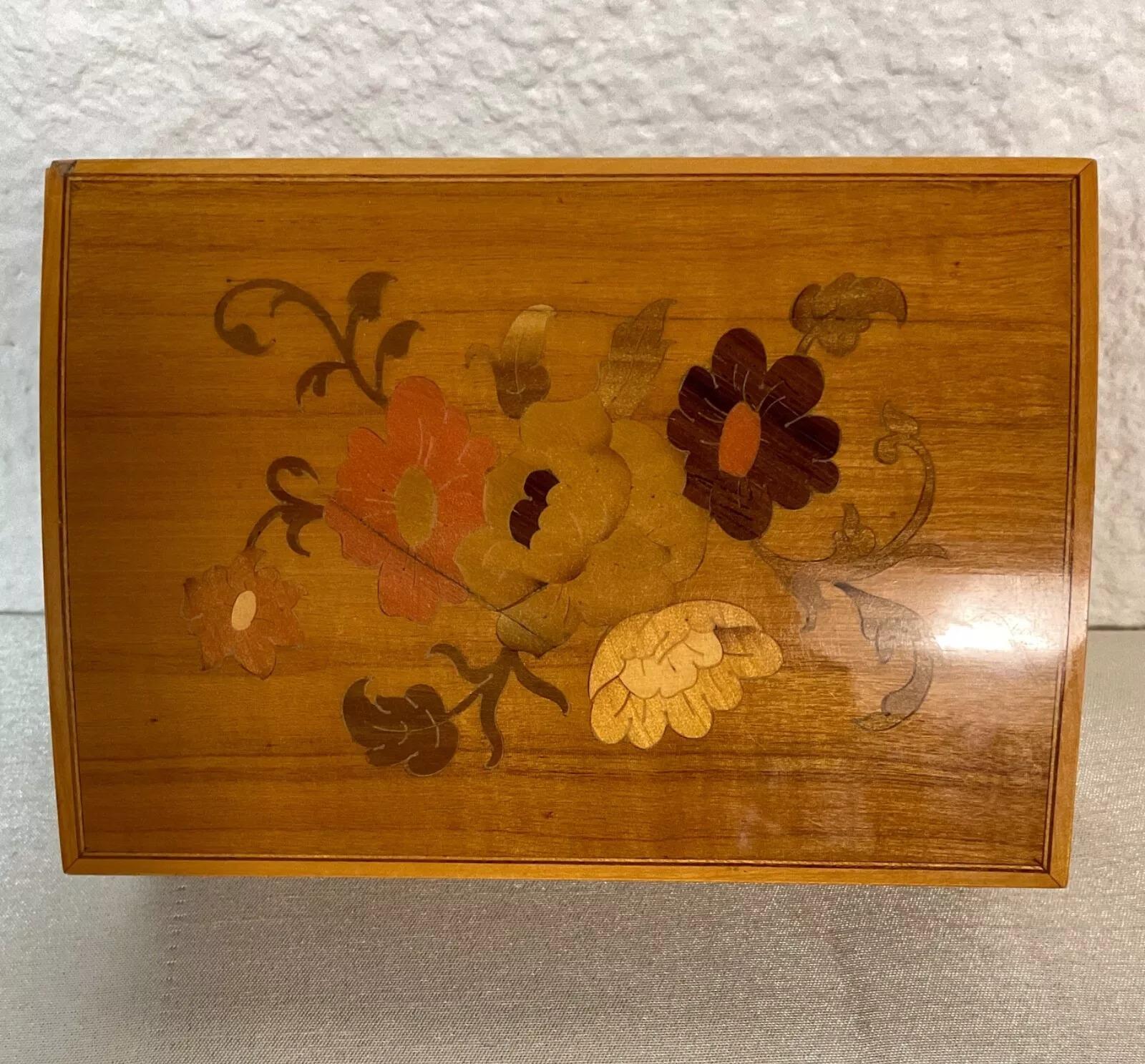Vintage Italienisch Intarsien Holz Blumen-Box, 20. Jahrhundert - 2Y595 (Französisch) im Angebot