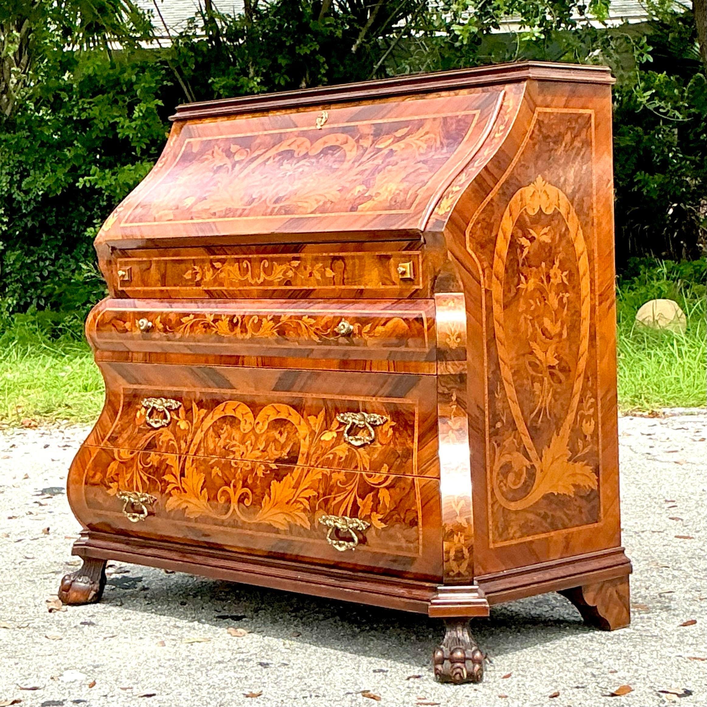 Italienischer Intarsien-Schreibtisch (Holz) im Angebot