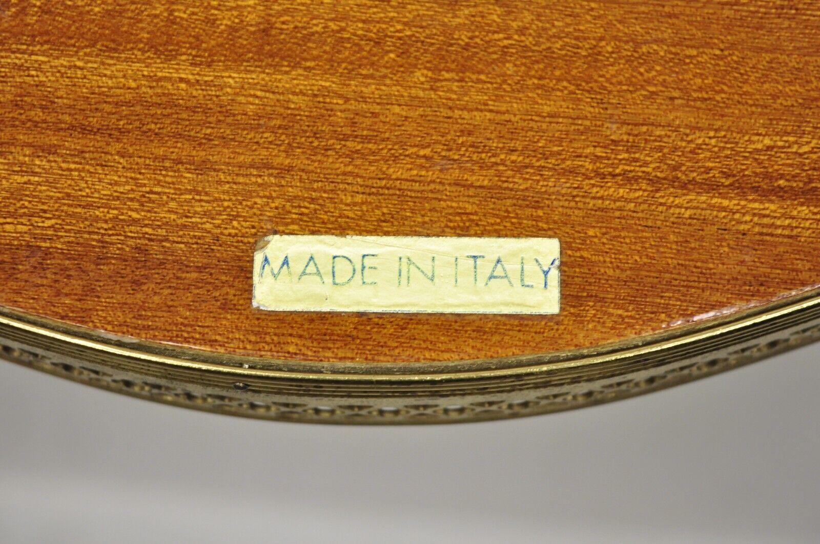 Plateau de service italien vintage en bois laqué et marqueterie de chariot en laiton en vente 4