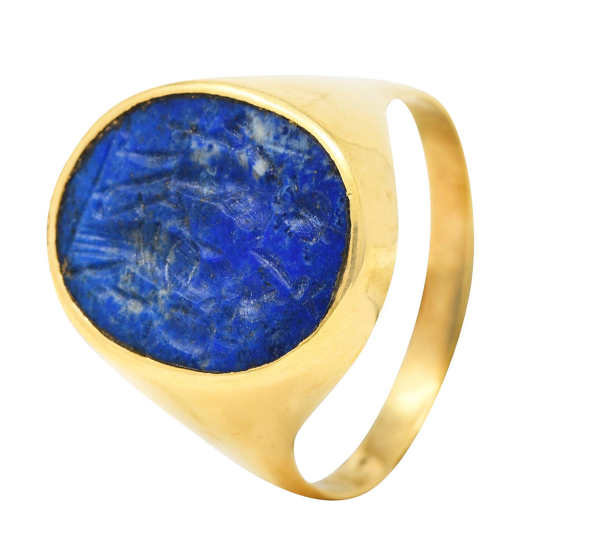 Vintage Italian Lapis Lazuli 18 Karat Yellow Gold Unisex Intaglio Signet Ring In Excellent Condition In Philadelphia, PA