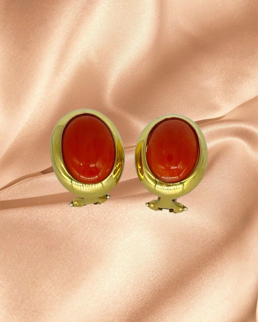 Boucles d'oreilles, bague et pendentif italiens vintage en or 18 carats avec grande pierre de corail rouge Pour femmes en vente
