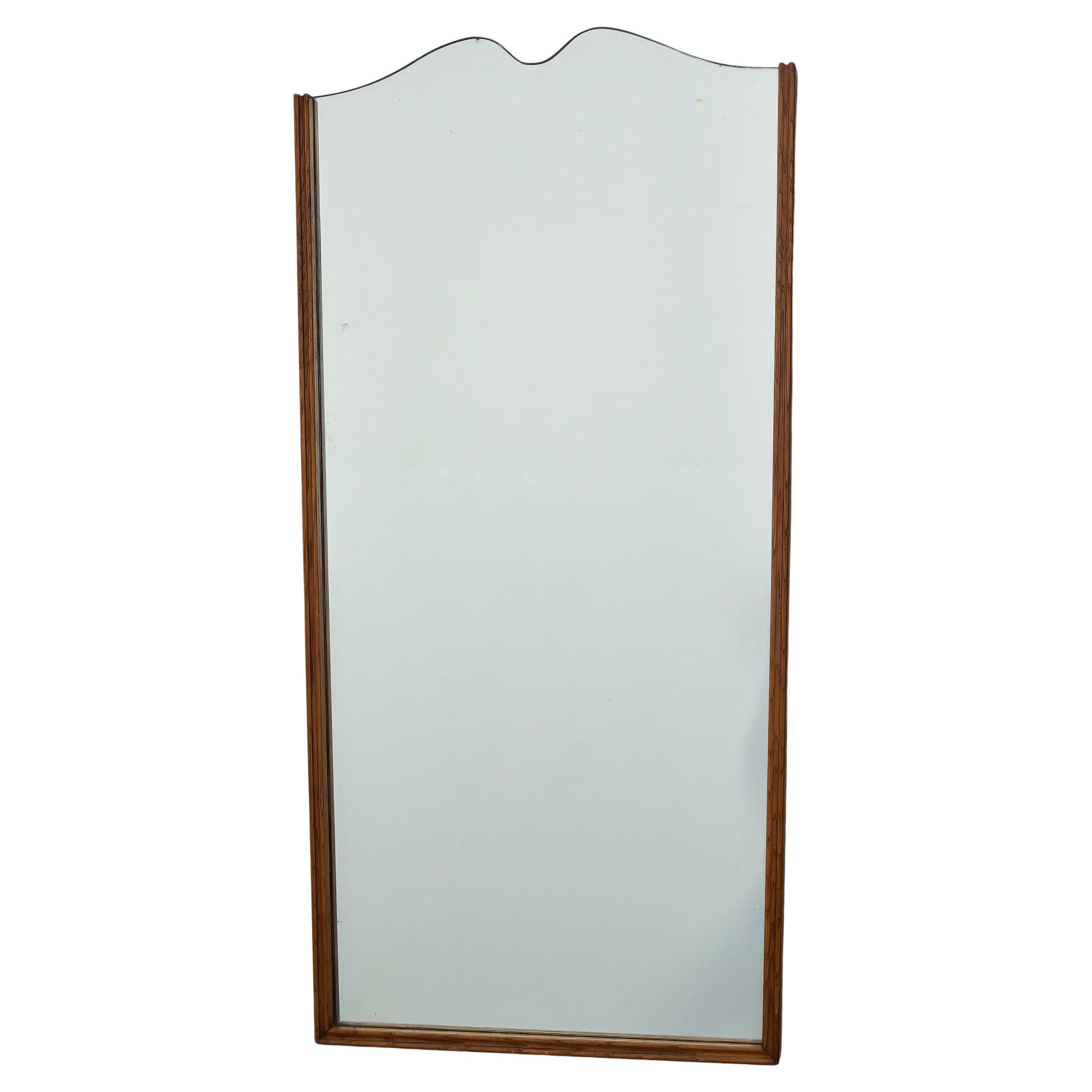 Espejo italiano vintage grande con marco de madera en forma de escudo