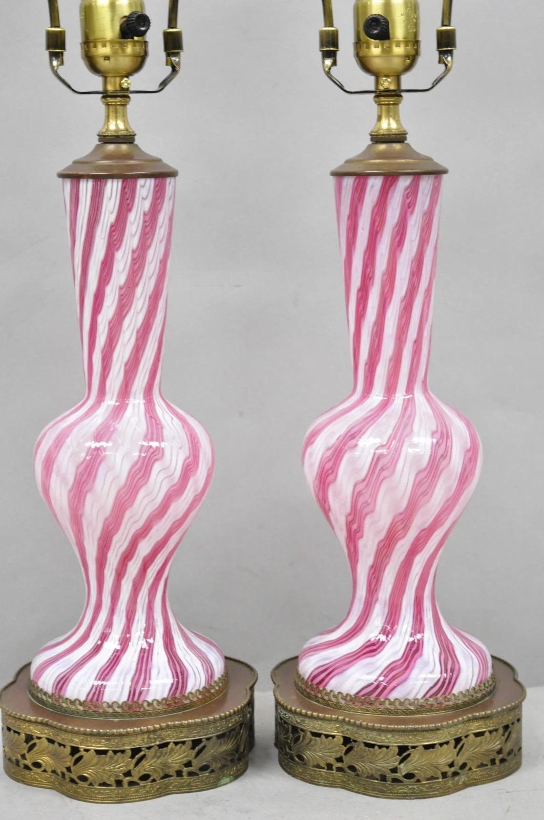 Lámpara de mesa pequeña Vintage Italian Latticino Murano Pink Ribbon Swirl Glass - Pareja Otro en venta