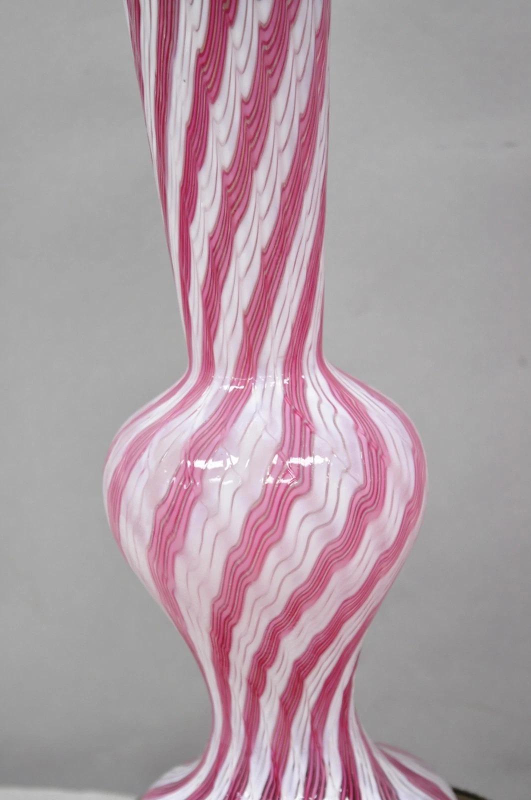 Lámpara de mesa pequeña Vintage Italian Latticino Murano Pink Ribbon Swirl Glass - Pareja en venta 2