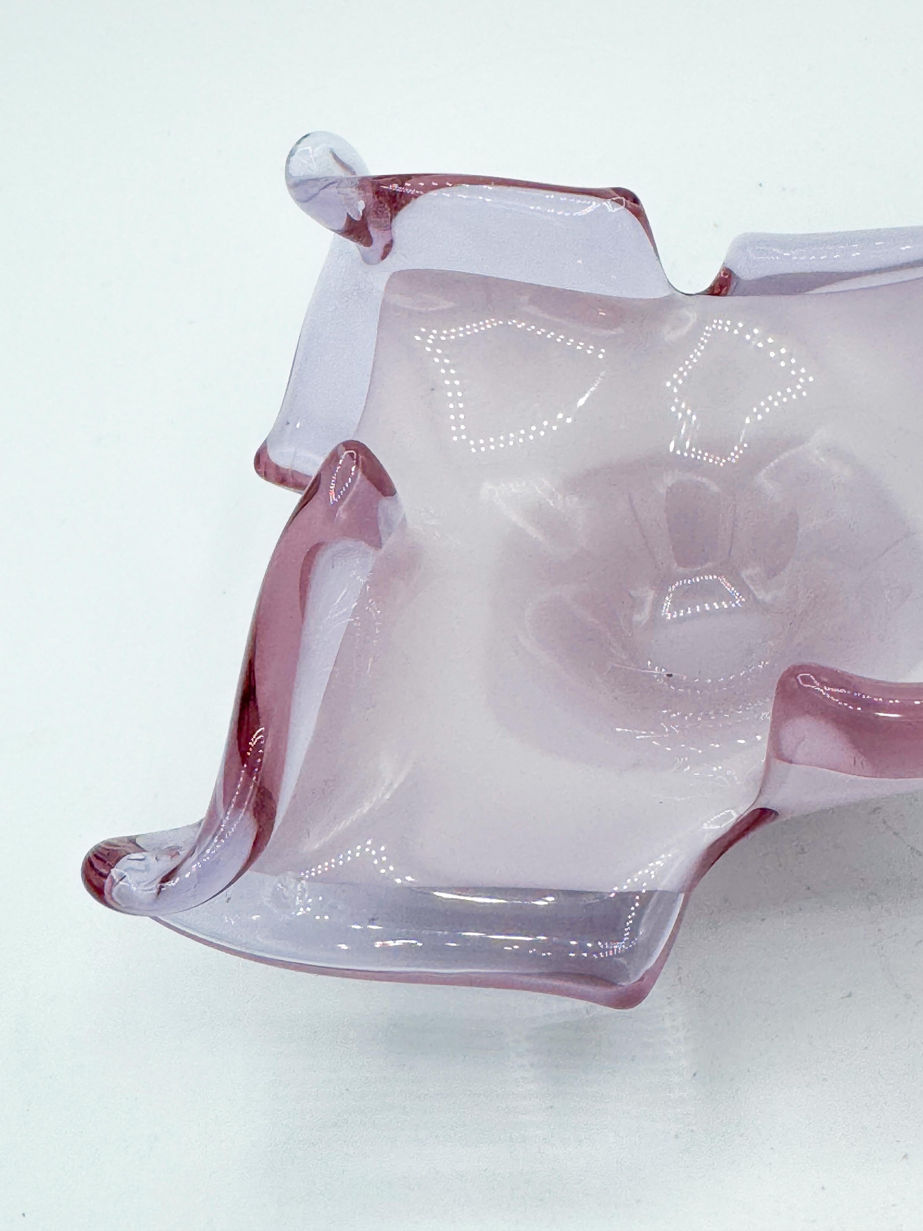 Vintage Italian Lavender Art Glass Dish with Swirled Edges by V.A.N. Crystal In Good Condition For Sale In Toronto, CA