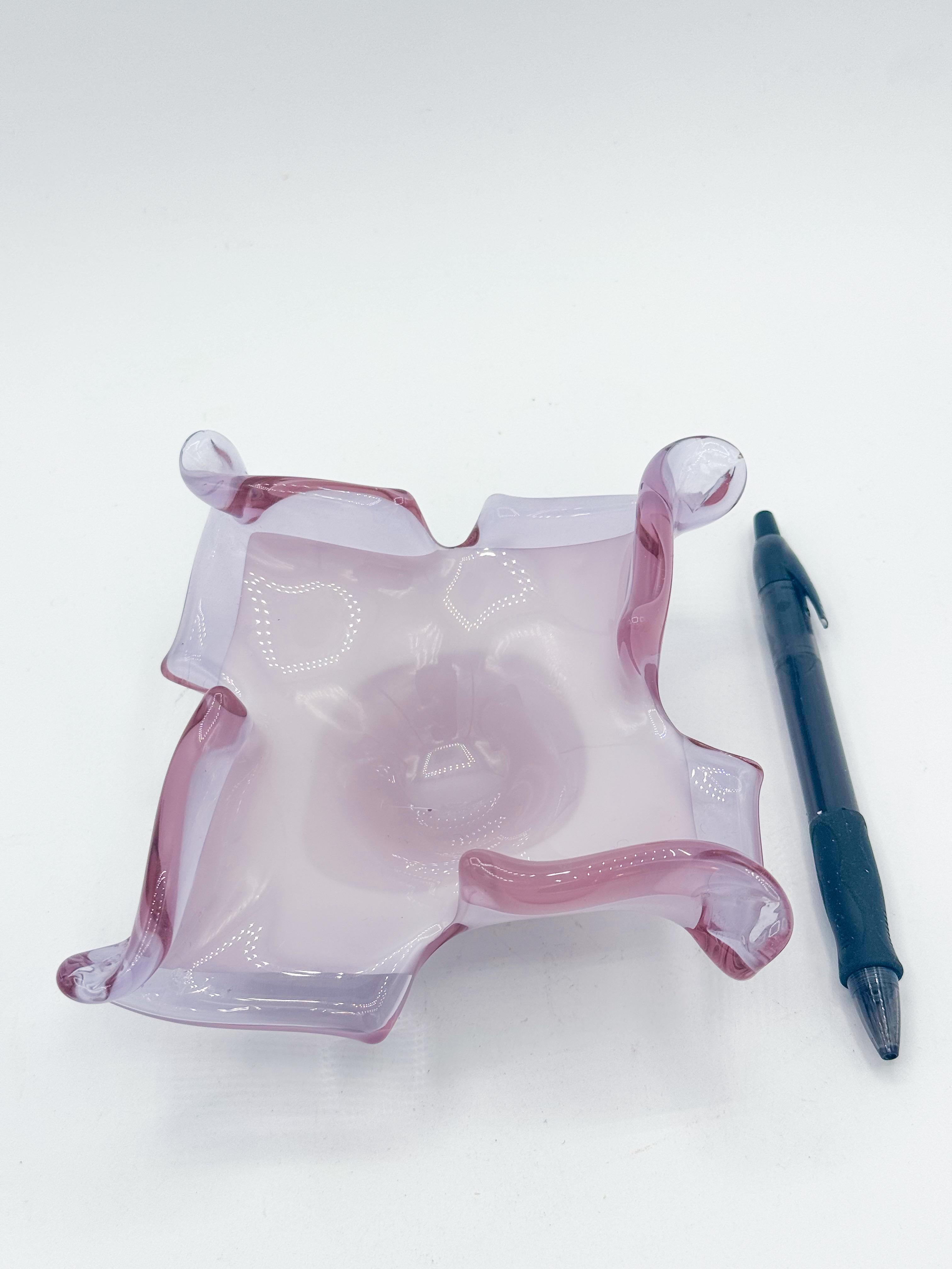 20th Century Vintage Italian Lavender Art Glass Dish with Swirled Edges by V.A.N. Crystal For Sale