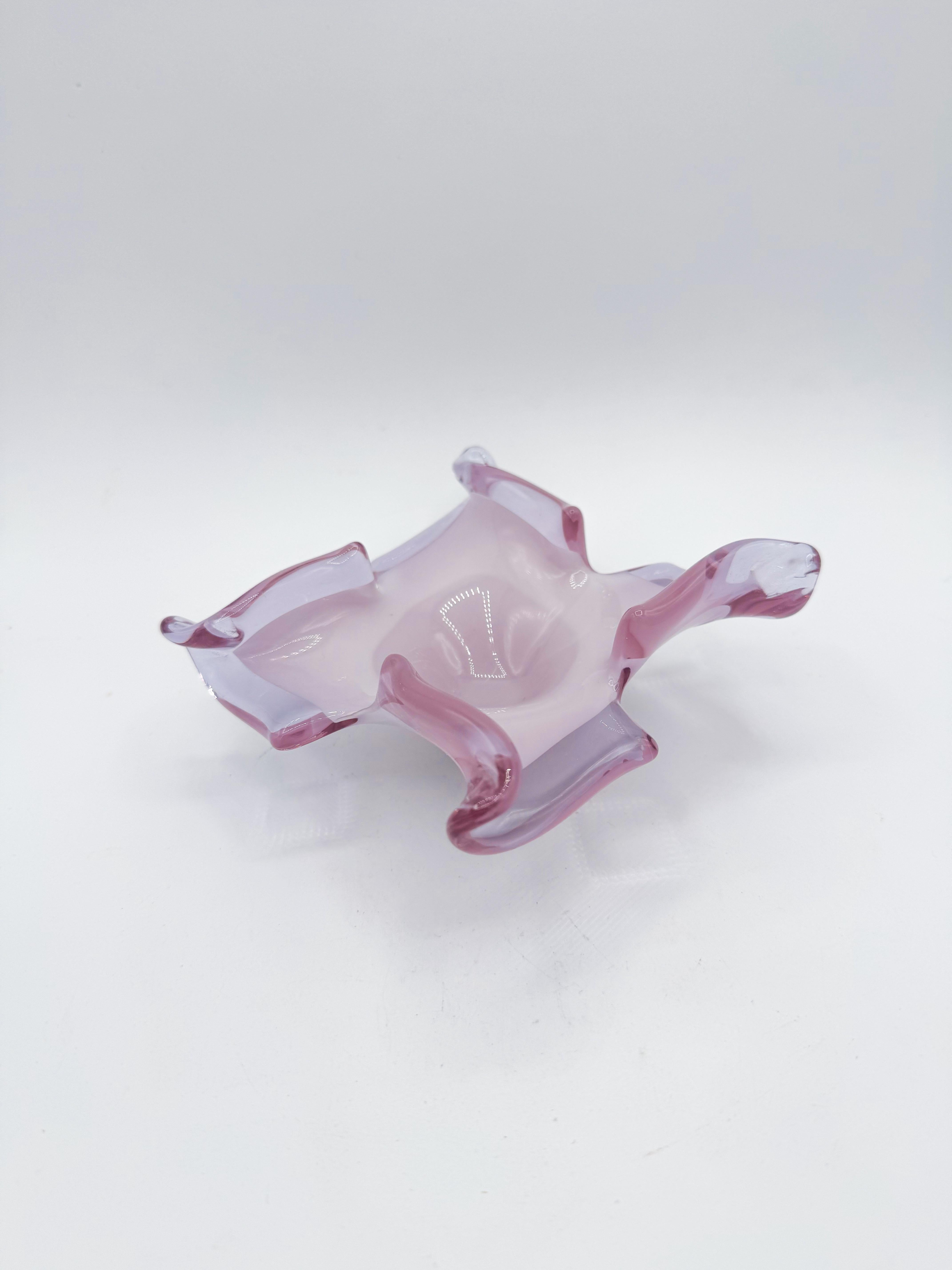 Vintage Italian Lavender Art Glass Dish with Swirled Edges by V.A.N. Crystal For Sale 2