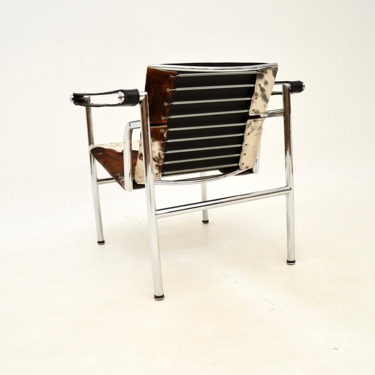 Acciaio Poltrona italiana d'epoca LC1 di Le Corbusier, Jeanneret, Perriand in vendita