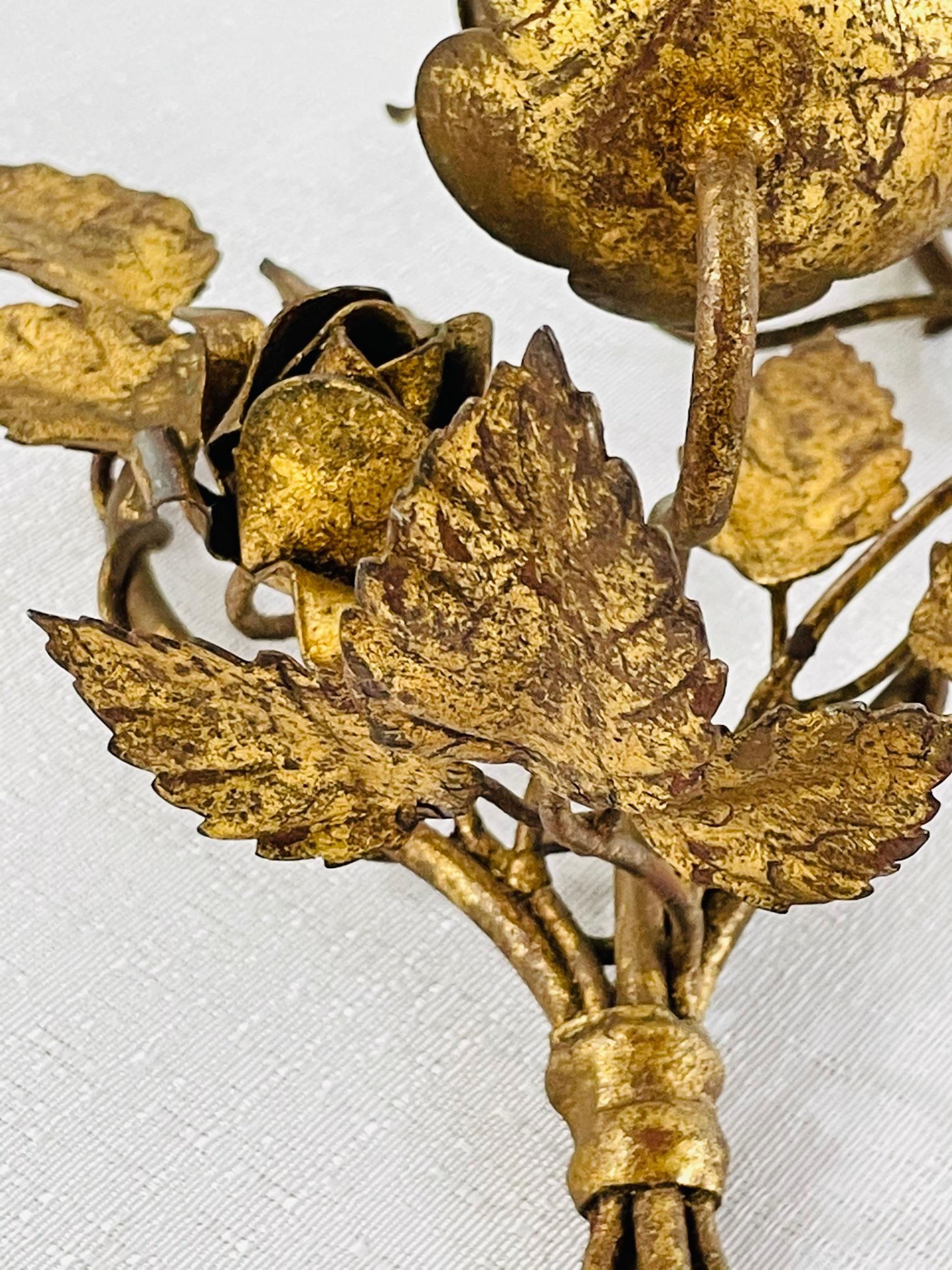 Vintage Italian leaf Design Gilt Gold Tole Metal Candle Wall Sconce, a Pair  For Sale 7