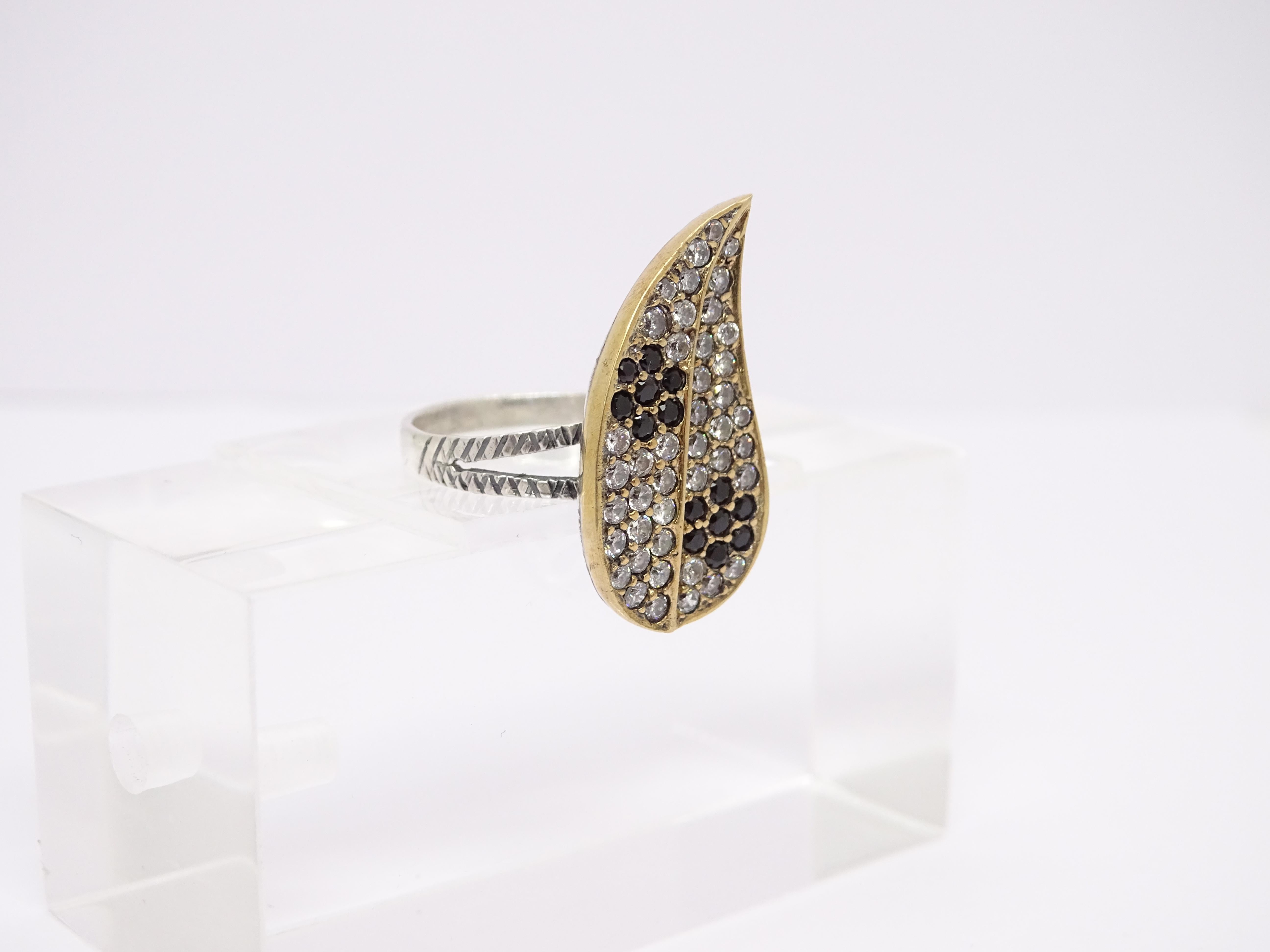 Vintage Italian “Leaf” Ring, Sterling Silver and Zirconia For Sale 2