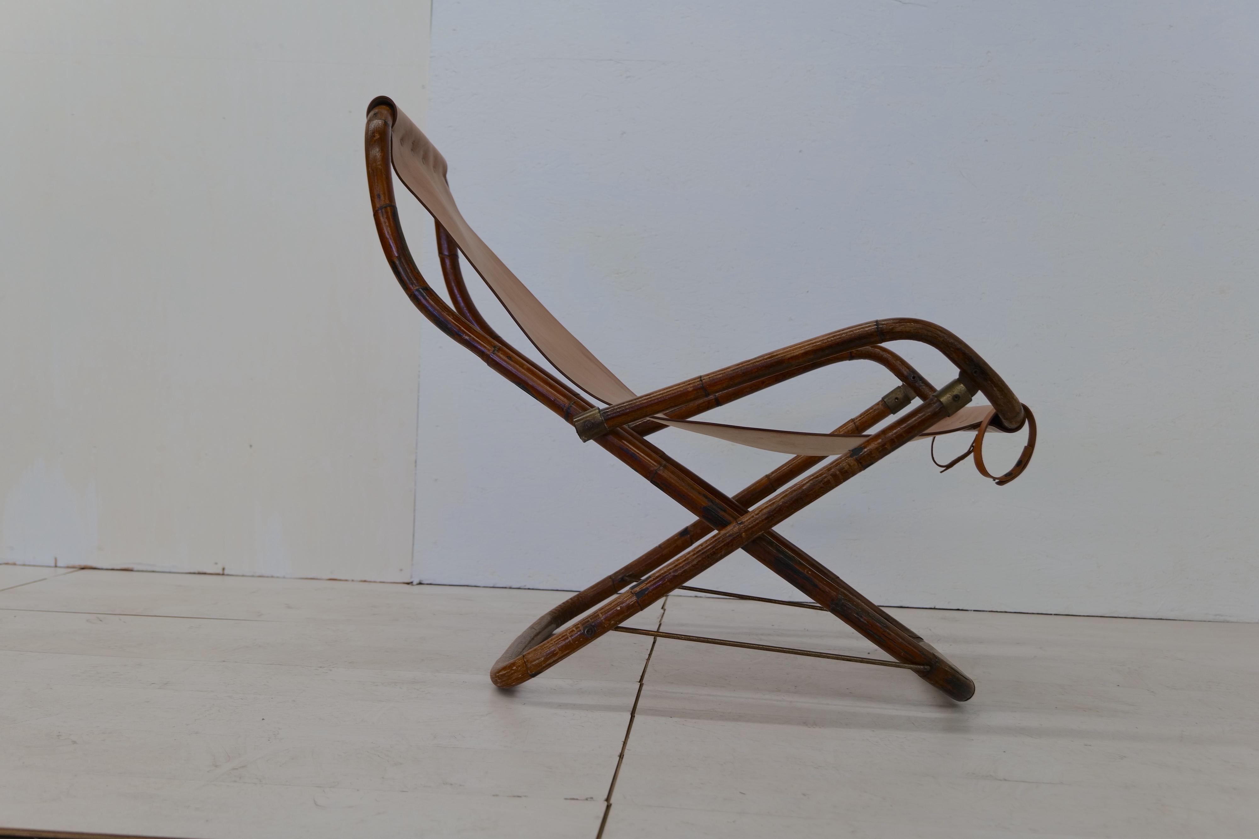 Chaise à bascule italienne vintage en cuir et bois des années 1960 Bon état - En vente à Los Angeles, CA