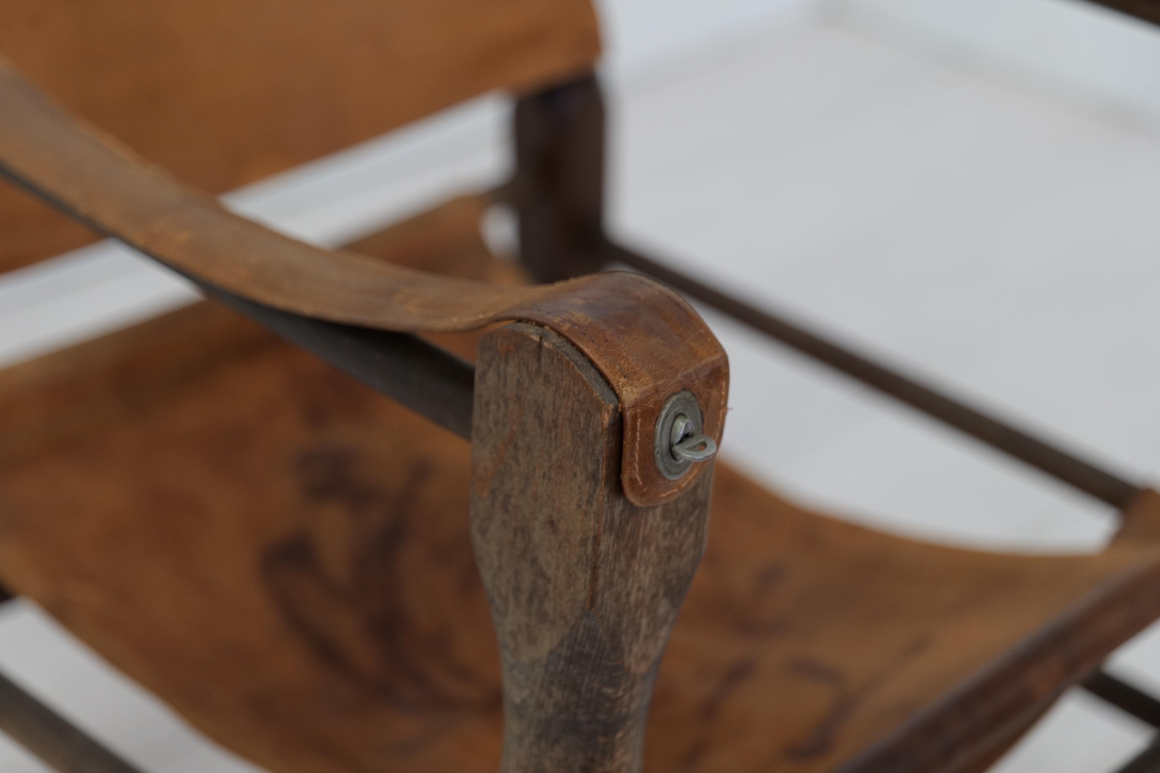 Vintage Italian Leather and Wood Safari Chair, 1970s In Good Condition For Sale In Los Angeles, CA