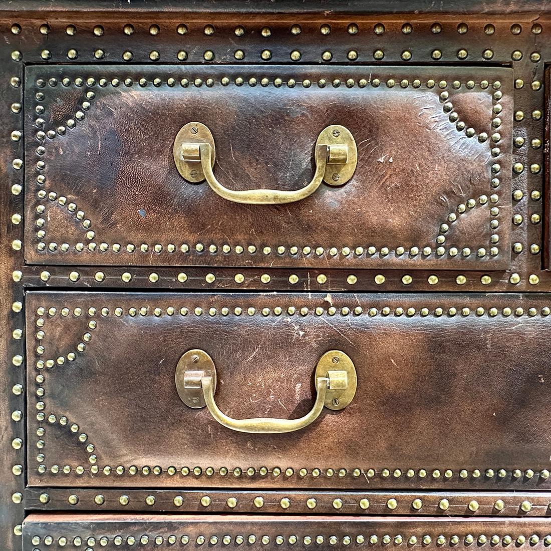 Cómoda de cuero italiana vintage Italiano en venta