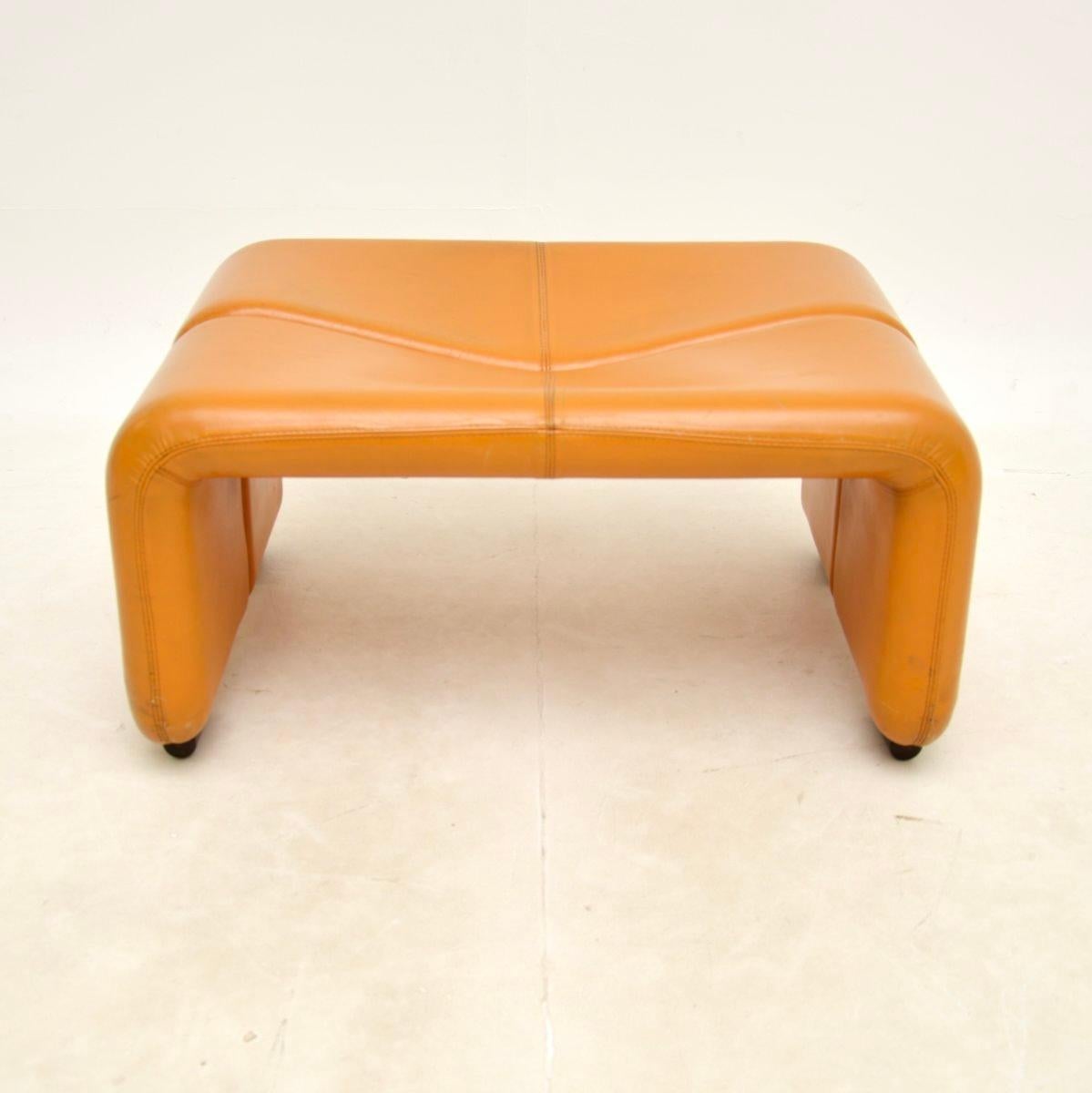 Sofa et tabouret Coronado italiens vintage par C&B Italia en vente 5